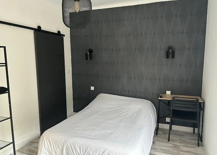 De La Gare-les Floralies Hotel